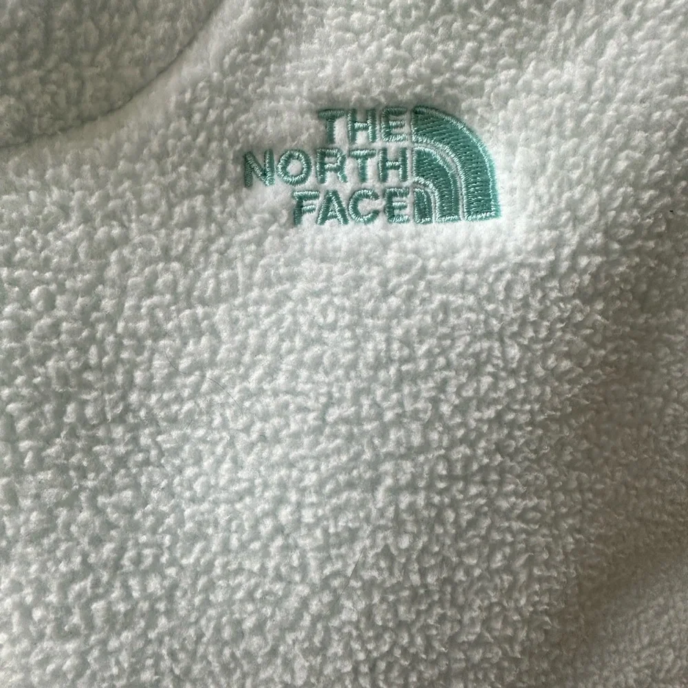 Girls North Face Pullover Size Medium(10-12) - Picture 4 of 6